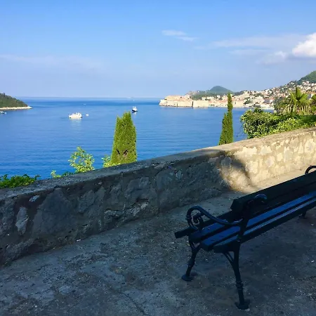Large Garden 10min Walk To Old Town Apartman *